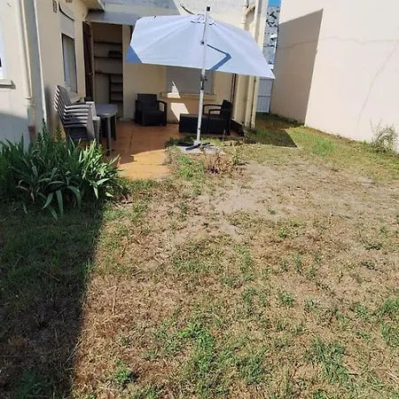 Maison Avec Extérieur 300m De La